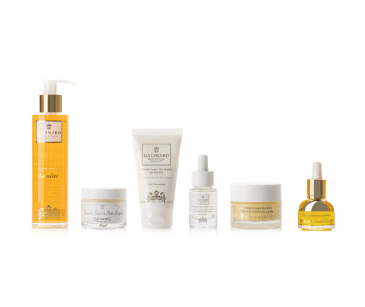 Gammes cosmétiques "Lumière" et "Les Essentiels" composées de la lotion tonique, crème visage, elixir précieux, crème pour les mains au karité et sérum pour les contours des yeux et lèvres Galimard
