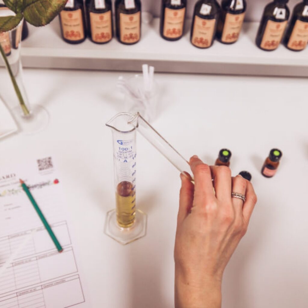 Eze-Village atelier de création de parfum Galimard l Collection Privée