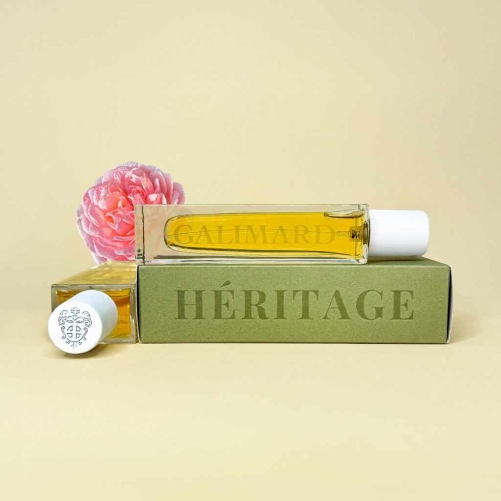 Parfum R à la rose centifolia de Grasse de la Collection HÉRITAGE de la Maison de Parfums Galimard