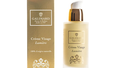 Crème pour le visage de la gamme "Lumière" de la parfumerie grassoise Galimard