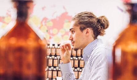 Studio des Fragrances Galimard à Grasse avec mister Provence 2024